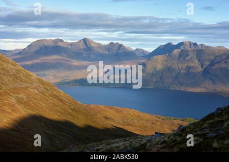 Beinn Alligin und Liathach gesehen von beinn Damh, Torridon, Wester Ross, Highland, Schottland Stockfoto