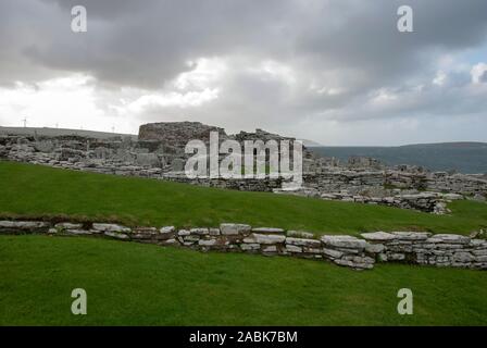 Erhaltene Ruinen Eisenzeit Broch von Gurness Aikerness Evie Mainland Orkney Schottland United Kingdom Außenansicht Historic Scotland Archäologie archaeolo Stockfoto