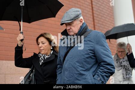 Hillsborough match Commander David Duckenfield, der Totschlag durch grobe Fahrlässigkeit von 95 Liverpool Unterstützer an der 1989 FA-Cup Halbfinale beschuldigt wird, in Preston Crown Court ankommen. Stockfoto