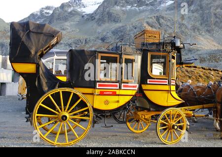 Historische Postkutsche auf dem Julierpass Stockfoto