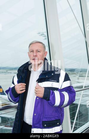 Franz Kohlhuber, Flughafenseelsorger am Flughafen München. [Automatisierte Übersetzung] Stockfoto