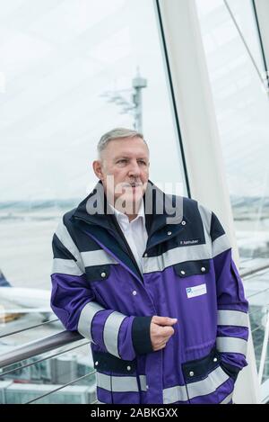 Franz Kohlhuber, Flughafenseelsorger am Flughafen München. [Automatisierte Übersetzung] Stockfoto