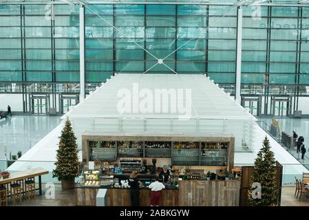 Terminal 2 am Flughafen München. [Automatisierte Übersetzung] Stockfoto