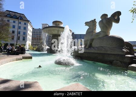 Wittelsbacherbrunnen am Lenbachplatz, wieder in Betrieb seit Samstag [automatisierte Übersetzung] Stockfoto