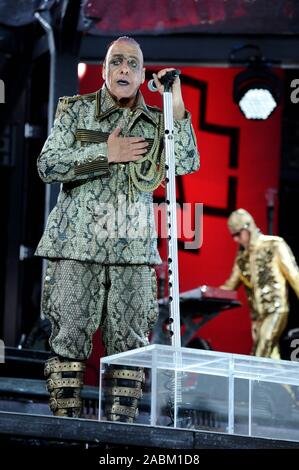 Sänger Till Lindemann von der Band Rammstein im Münchner Olympiastadion. [Automatisierte Übersetzung] Stockfoto