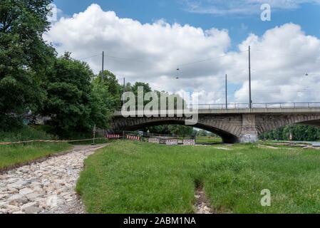 Blick auf den Reichenbach Brücke über die Isar in München. [Automatisierte Übersetzung] Stockfoto