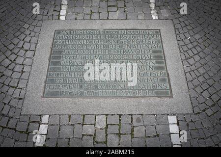 Gedenktafel für Georg Elser zwischen der Gema und Gasteig auf die Rosenheimer Straße. Der Bürgerbräukeller, wo Elser das Attentat auf Hitler im Jahre 1939 ausgefallen, hier entfernt zu sein. [Automatisierte Übersetzung] Stockfoto