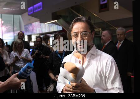 Schauspieler Jan Josef Liefers, Sprecher der Hauptdarsteller, dem terrier Max, bei der Vorschau der Animationsfilm Haustiere 2 Mathäser Filmplast. [Automatisierte Übersetzung] Stockfoto