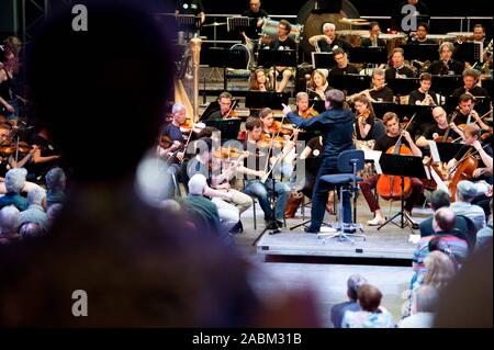 Geöffnet ist der 70. Jahrestag des Symphonieorchesters des Bayerischen Rundfunks in der Werksviertel zu markieren. Orchesterprobe Der BRSO in der Tonhalle. [Automatisierte Übersetzung] Stockfoto