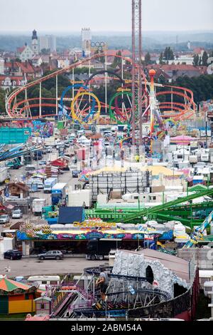 Blick vom Turm der Paulskirche über das Oktoberfest auf der Theresienwiese, eine Woche vor Beginn des Oktoberfestes. [Automatisierte Übersetzung] Stockfoto