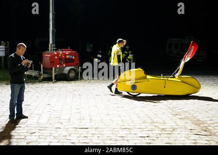 Radfahren die Teilnehmer im Rad Rennen Paris-Brest-Paris (Brevet) im August 2019. Das Rennen findet alle vier Jahre und umfasst eine Strecke von etwa 1220 Kilometern. [Automatisierte Übersetzung] Stockfoto