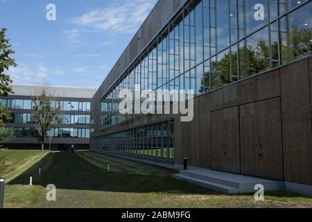 Eröffnung der neuen Mensa auf dem Campus der Technischen Universität München (TUM) in Garching. Das Bild zeigt die Rückseite des Gebäudes. [Automatisierte Übersetzung] Stockfoto