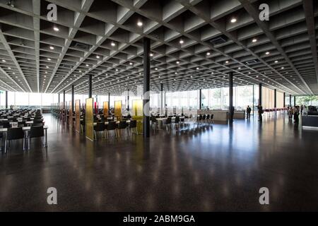 Eröffnung der neuen Mensa auf dem Campus der Technischen Universität München (TUM) in Garching. Im Bild das Esszimmer. [Automatisierte Übersetzung] Stockfoto