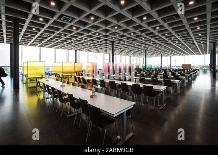 Eröffnung der neuen Mensa auf dem Campus der Technischen Universität München (TUM) in Garching. Im Bild das Esszimmer. [Automatisierte Übersetzung] Stockfoto