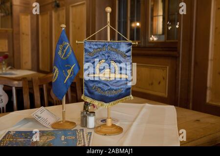 Stammtisch für den Verband Deutscher U-Bootfahrer im Münchner Hofbräuhaus Reserviert am Platzl. [Automatisierte Übersetzung] Stockfoto