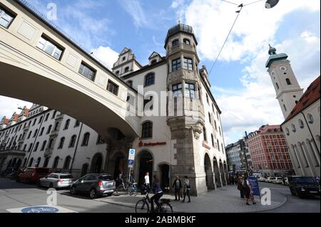 Die Hauptverwaltung der Stadtsparkasse München im Tal. [Automatisierte Übersetzung] Stockfoto