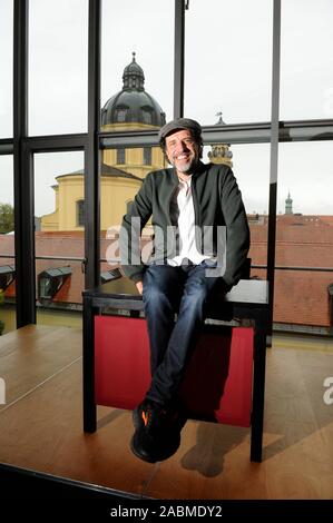 Der Schauspieler, Autor und Dichter Helmfried von Lüttichau, im Literaturhaus München aufgezeichnet. [Automatisierte Übersetzung] Stockfoto