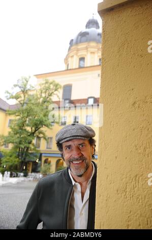 Der Schauspieler, Autor und Dichter Helmfried von Lüttichau, am Theatinerhof in München aufgezeichnet. [Automatisierte Übersetzung] Stockfoto