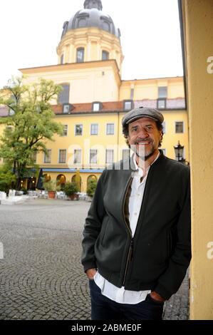 Der Schauspieler, Autor und Dichter Helmfried von Lüttichau, am Theatinerhof in München aufgezeichnet. [Automatisierte Übersetzung] Stockfoto