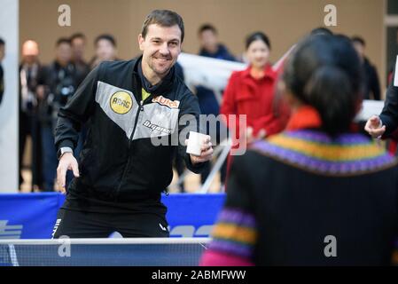 Chengdu Chengdu, China. 28 Nov, 2019. Chengdu, China - chinesische Tischtennis Spieler Ma lange, Ventilator Zhendong und Deutsche Tischtennis Spieler Timo Boll Tagung der 2019 Männer Tischtennis Wm Fans in Chengdu, Provinz Sichuan, Nov. 28, 2019. Credit: SIPA Asien/ZUMA Draht/Alamy leben Nachrichten Stockfoto