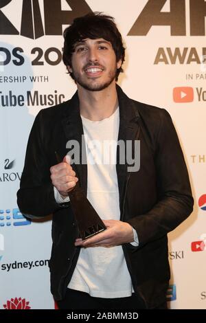 November 27, 2019, Sydney, NSW, Australien: MORGAN EVANS stellt in der Auszeichnungen Zimmer während der 33. jährlichen ARIA Awards 2019 im Star am 27. November 2019 in Sydney, NSW Australien (Bild: © Christopher Khoury/australische Presseagentur über ZUMA Draht) Stockfoto