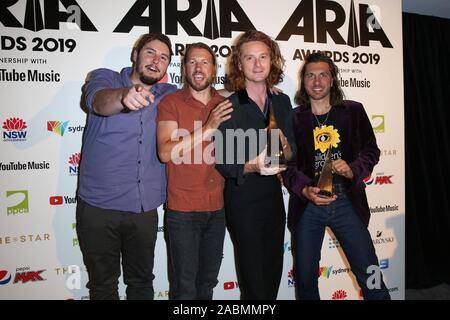 November 27, 2019, Sydney, NSW, Australien: Die TESKEY BRÜDER stellt in der Auszeichnungen Zimmer während der 33. jährlichen ARIA Awards 2019 im Star am 27. November 2019 in Sydney, NSW Australien (Bild: © Christopher Khoury/australische Presseagentur über ZUMA Draht) Stockfoto