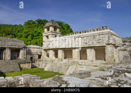 Palast (El Palacio), Mayaruinen, Palenque, Chiapas, Mexiko Stockfoto