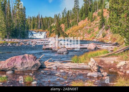 Lewis fällt in der Yellowstone National Park im Herbst. Wyoming. USA Stockfoto