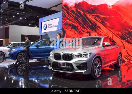 NONTHABURI - November 28: BMW X4 Auto auf Anzeige an der 36th Thailand International Motor Expo 2019 am 28. November 2019 der Nonthaburi, Thailand. Stockfoto