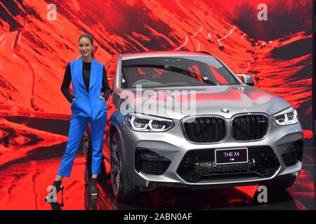 NONTHABURI - November 28: BMW X4 Auto auf Anzeige an der 36th Thailand International Motor Expo 2019 am 28. November 2019 der Nonthaburi, Thailand. Stockfoto