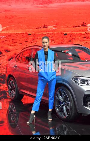 NONTHABURI - November 28: BMW X4 Auto auf Anzeige an der 36th Thailand International Motor Expo 2019 am 28. November 2019 der Nonthaburi, Thailand. Stockfoto