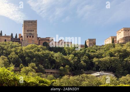 Die Alhambra von der Albaicin, Granada, Granada Provinz, Andalusien, Südspanien gesehen. Stockfoto