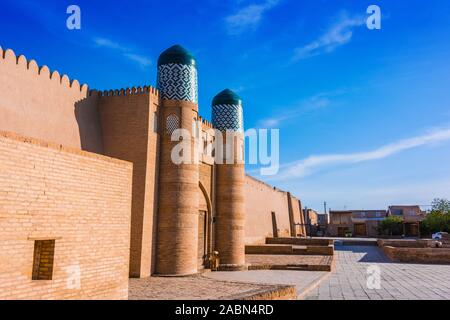 Historische Architektur Itchan Kala, ummauerten Innenstadt der Stadt Chiwa, Usbekistan. UNESCO-Weltkulturerbe. Stockfoto