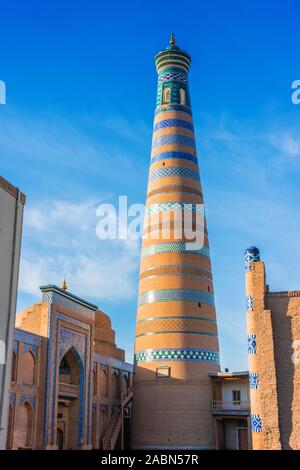 Historische Architektur Itchan Kala, ummauerten Innenstadt der Stadt Chiwa, Usbekistan. UNESCO-Weltkulturerbe. Stockfoto