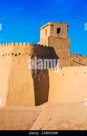 Stadtmauer von Itchan Kala, Innere Stadt Chiwa, Usbekistan. UNESCO-Weltkulturerbe. Stockfoto