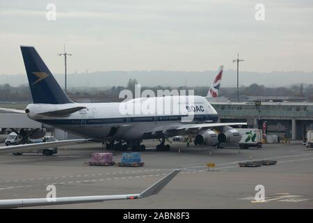 BOEING 747 Serie 400 mit boac Livree auf dem Vorfeld des Flughafens Heathrow Terminal 5 Flughafen feiert 100 Jahre British Airways Stockfoto