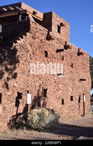 Grand Canyon, AZ, USA, 6. Juni 2018. Maria E.J. Coulter öffnete die Hopi House 1905 adobe Pueblo der Hopi Indianer zu gedenken. Stockfoto