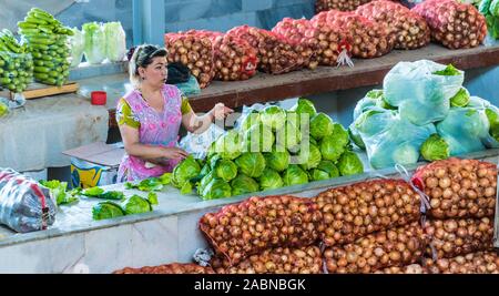 SAMARKAND, Usbekistan - 10. MAI 2019: siab Basar im Zentrum von Samarkand, Usbekistan Stockfoto
