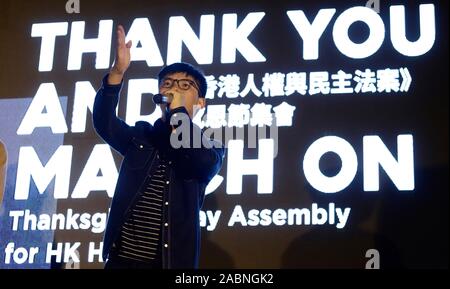 Hongkong, China. 28 Nov, 2019. Wong gab Josua Rede auf dem Podium Adressierung Tausende von Bürgern, die die Rallye teilgenommen haben, danken der Regierung der Vereinigten Staaten für die Rechtsetzung HK MENSCHENRECHTE & Demokratie handeln. Nov-28, 2019 Hong Kong. ZUMA/Liau Chung-ren Credit: Liau Chung-ren/ZUMA Draht/Alamy leben Nachrichten Stockfoto