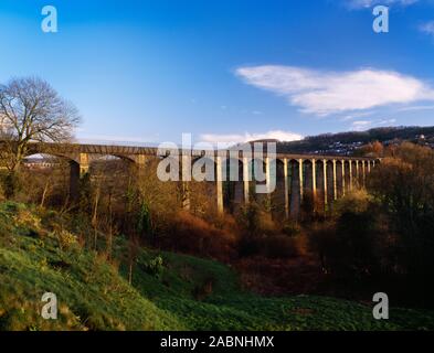 Anzeigen E: Pontcysyllte Aquädukt, die ein Zweig der Shropshire Union Canal über den Dee Tal zwischen Trevor & Froncysyllte, Wrexham, Wales, UK. Stockfoto