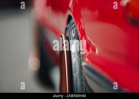 Kiew-28 JULI, 2019: JDM Car Show outdoor. Getunten Japanischen drift Autos Expo im Sommer. Modifizierte retro Nissan Silvia S12 Fahrzeug mit abgesenkter Federung und Stockfoto