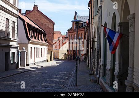 Lund, Schweden - 10 Juli 2019: Eine leere Straße im alten Teil der Stadt Stockfoto