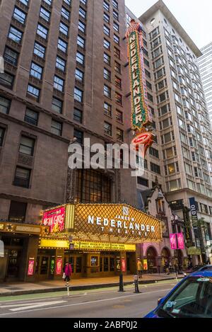 James M. Nederlander Theatre, ein Theater in West Randolph Street im Schleifenbereich von Downtown Chicago, Illinois, USA Stockfoto