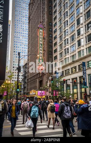 James M. Nederlander Theatre, ein Theater in West Randolph Street im Schleifenbereich von Downtown Chicago, Illinois, USA Stockfoto