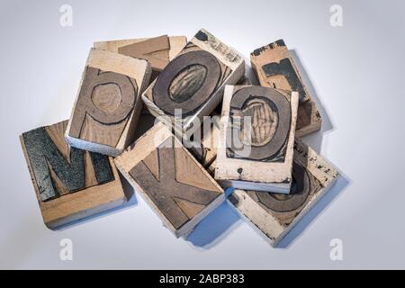 Eine Auswahl an Holz- und Großbuchstaben Stockfoto