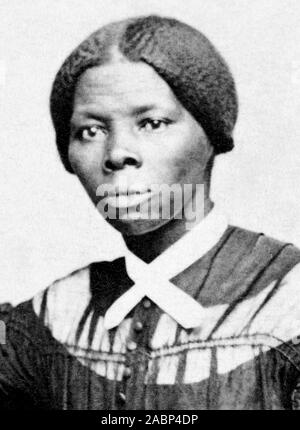 Jahrgang Porträt Foto von Harriet Tubman (c 1820 - 1913). In Sklaverei geboren, Tubman (Geburtsname Araminta Ross) entwischt und später geführten anderen Sklaven in die Freiheit über die U-Bahn vor der Arbeit als Krankenschwester, Spion und Scout für die Unionsarmee während des Amerikanischen Bürgerkriegs. Im späteren Leben Sie engagiert in humanitären Arbeit und gefördert, um die Ursache für das Frauenwahlrecht. Foto ca. 1868 von Benjamin F Powelson. Stockfoto