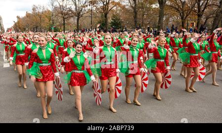 New York, USA. 28 Nov, 2019. Darsteller März bei Macy's Thanksgiving Parade in New York City. Credit: Enrique Ufer/Alamy leben Nachrichten Stockfoto