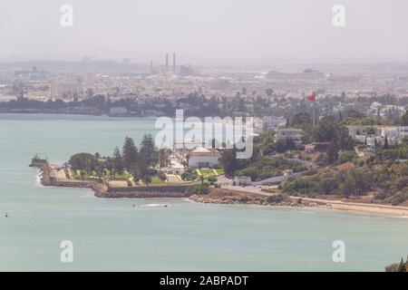 Carthage Palace von Sidi Bou Said gesehen Stockfoto