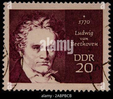 Ddr-Briefmarke mit dem Porträt von Ludwig van Beethoven, ein deutscher Komponist und Pianist, Schweden Stockfoto