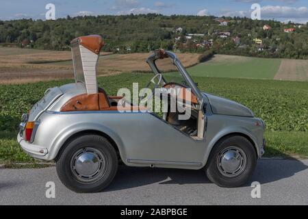 Oldtimer Puch 500 D, modifizierte Sacher, Baujahr 1974, 2 Zylinder, 493 ccm, 16 PS, 110 km/h, Seitenansicht rechts, Österreich Stockfoto